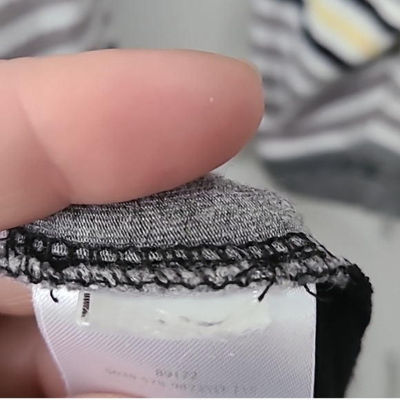 🌟3 For $30🌟 Striped Top with Button Back from Laura - 2X - Picture 5 of 8